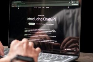 Actualité _ Pour tromper les détecteurs d’IA, les étudiants ajoutent des fautes à leurs devoirs